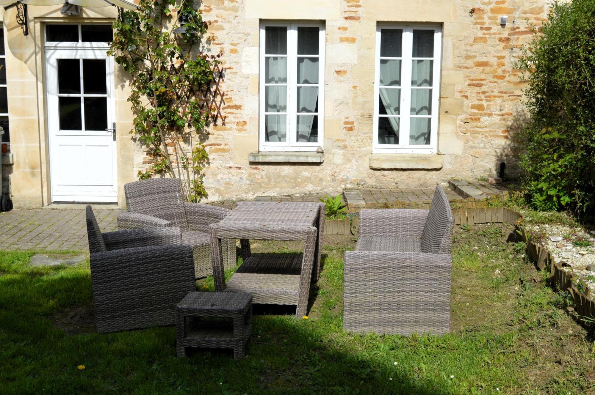 L'Auberge Du Lavoir, Maison En Pierres Avec Jardin Cairon Exterior photo